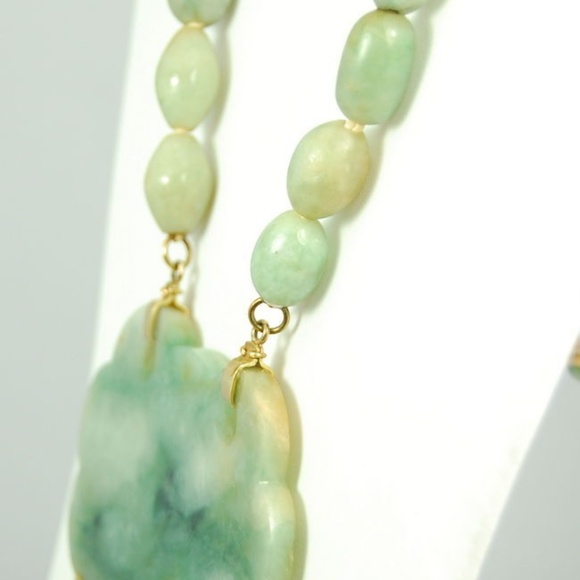 14K AND 18K YELLOW GOLD LARGE JADE CARVED PENDANT NECKLACE - Picture 10 of 13